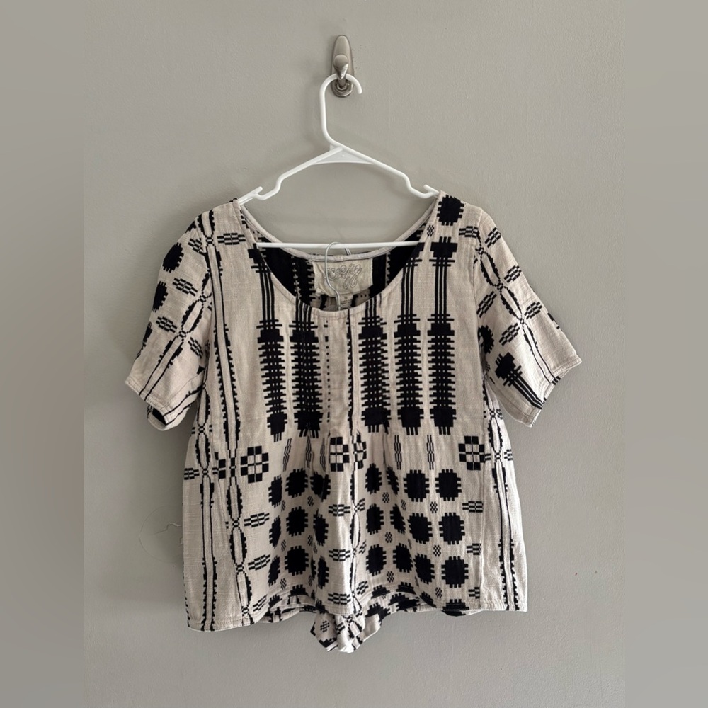 Ace & Jig Black and Cream Patterned Short Sleeve Top Sz M